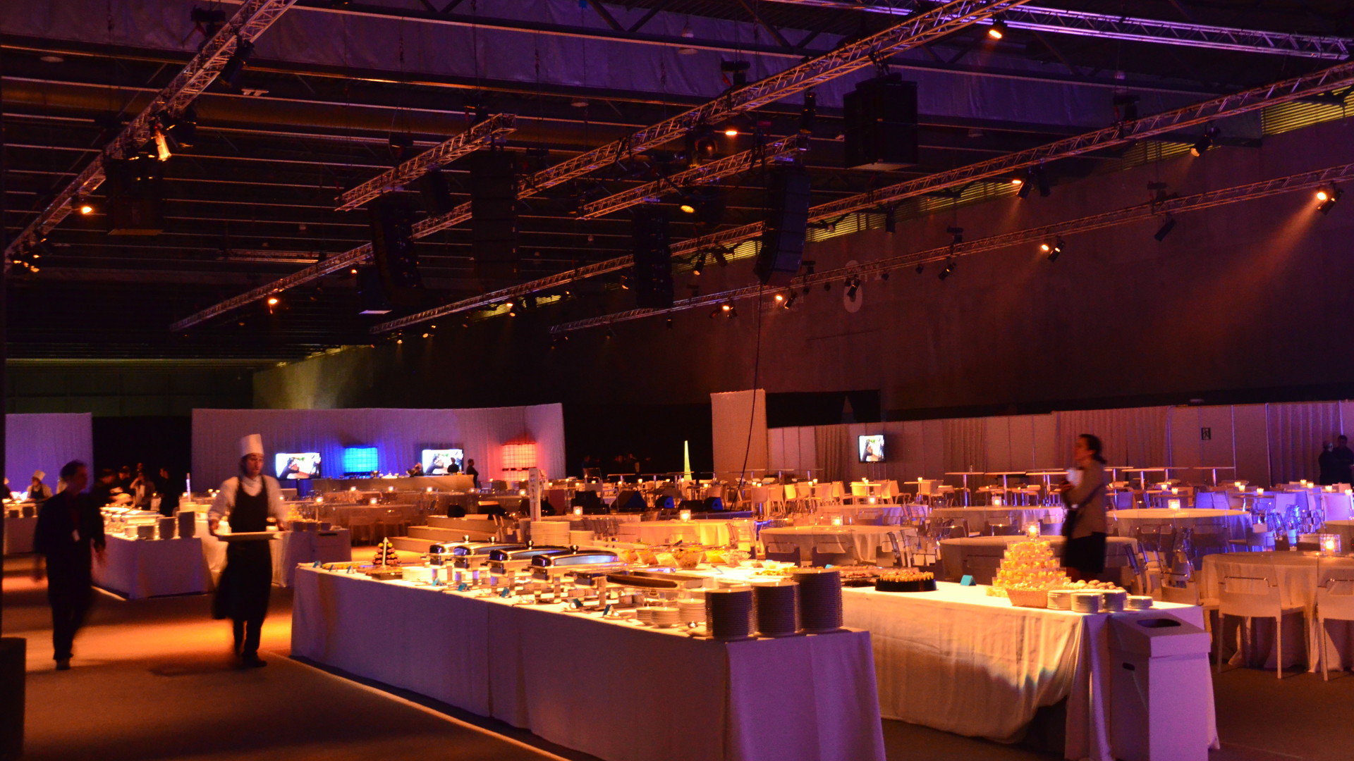 Center Stage neben dem Buffet